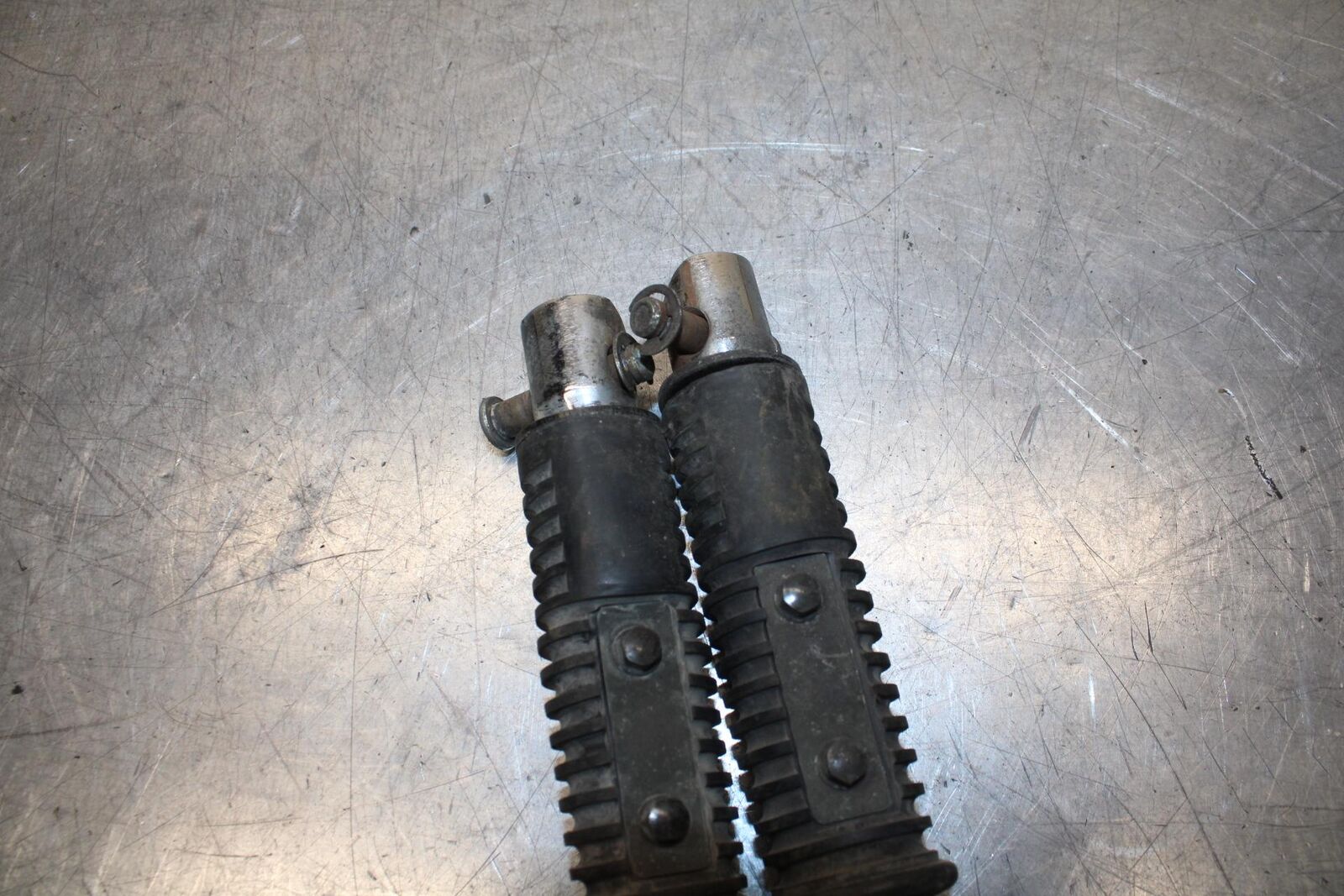 1996 Kawasaki Vulcan 800 VN800B Classic REAR PASSENGER FOOT STEP PEG BB93