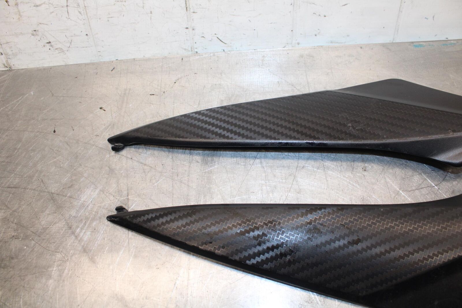 11-21 SUZUKI GSXR750 GAS FUEL TANK PANELS COVERS TRIM SET COWLS  BB492