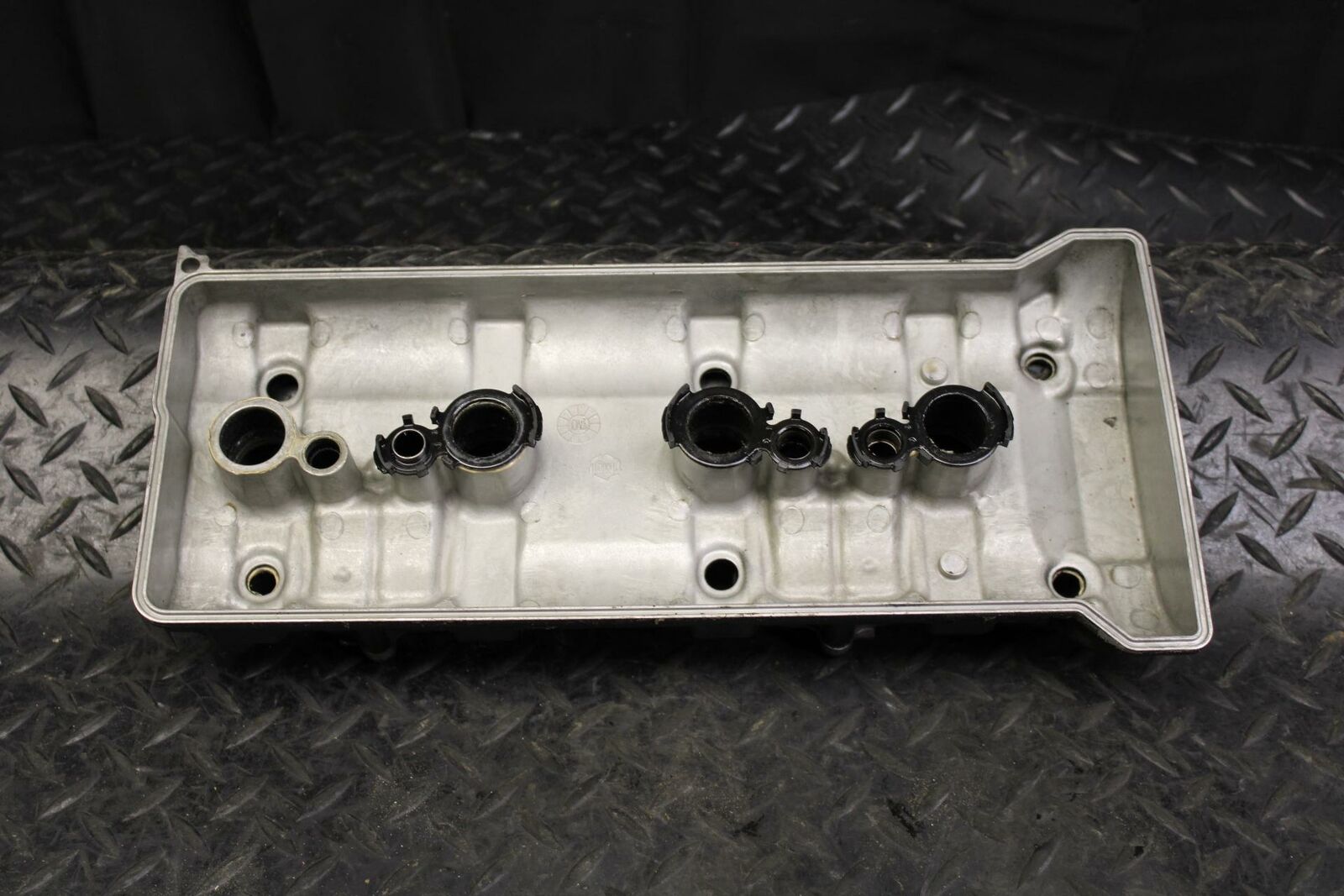 06-07 KAWASAKI NINJA ZX10R ENGINE TOP END CYLINDER HEAD COVER  BB186