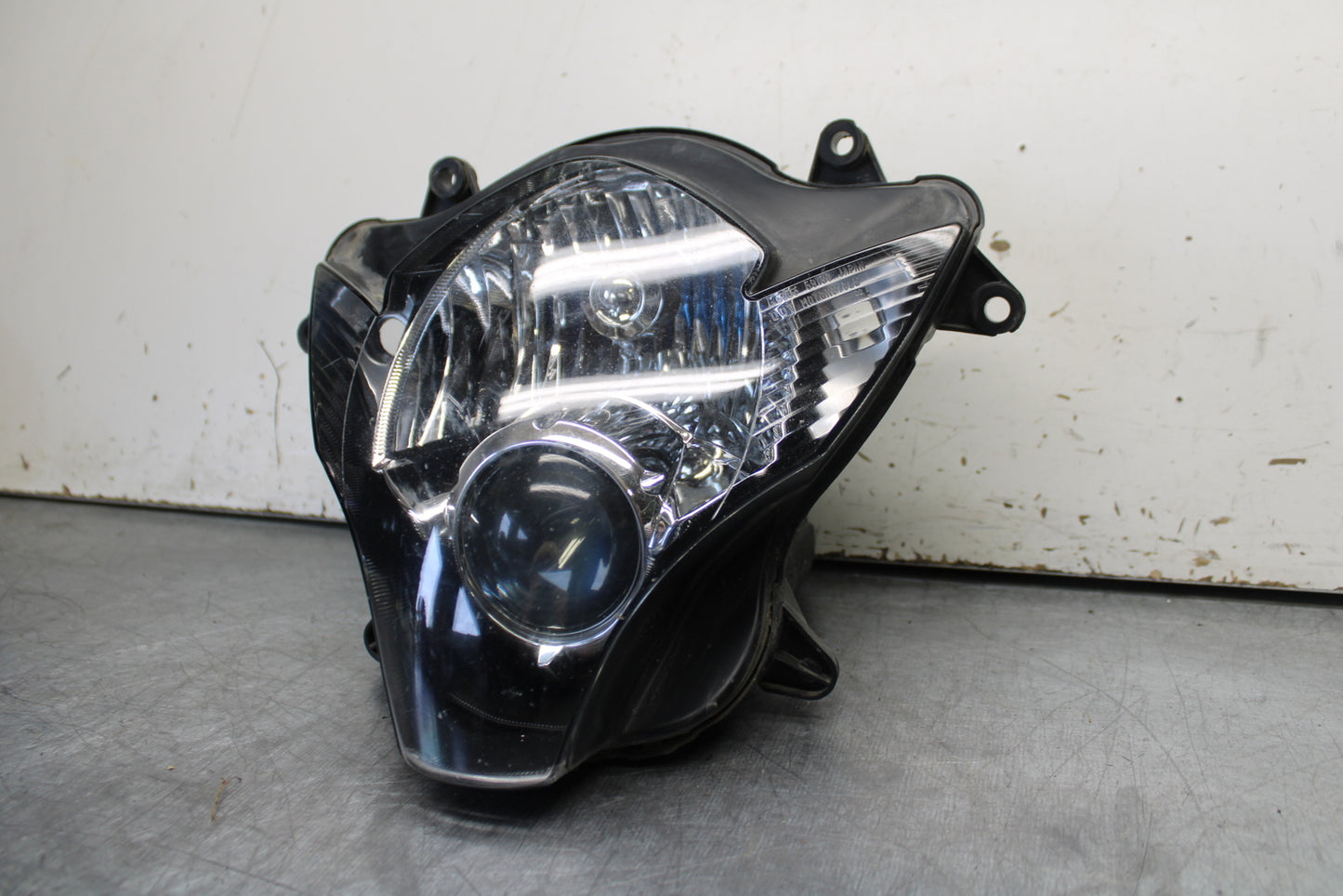 06-07 SUZUKI GSXR 600 FRONT HEADLIGHT HEAD LIGHT LAMP BB243