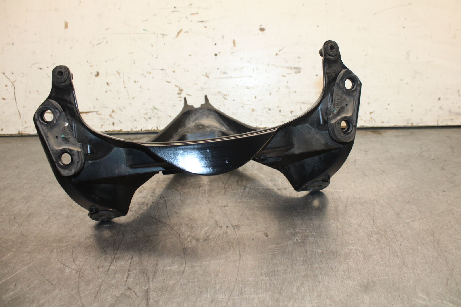 06-07 SUZUKI GSXR750 OEM UPPER FAIRING MIRROR GAUGES STAY BRACKET BB110