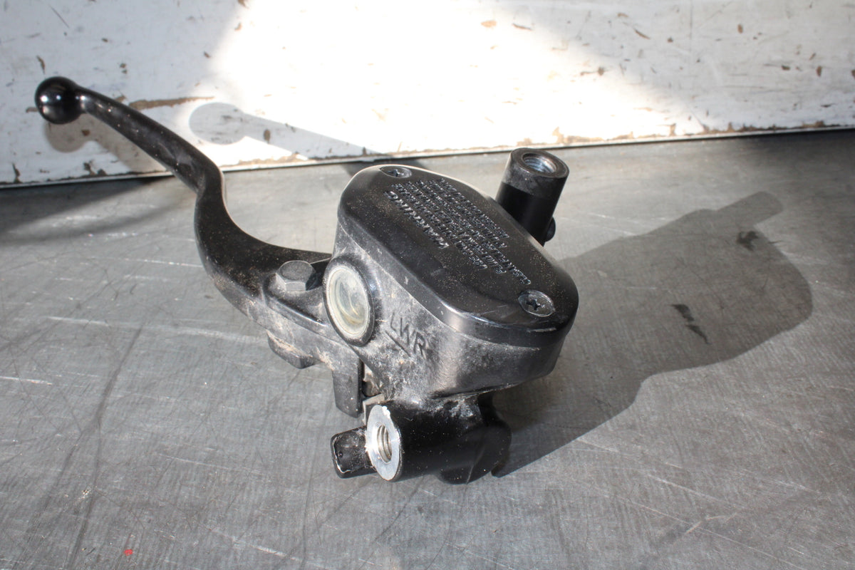 19-22 KAWASAKI Z400 FRONT BRAKE MASTER CYLINDER w/ LEVER BB708