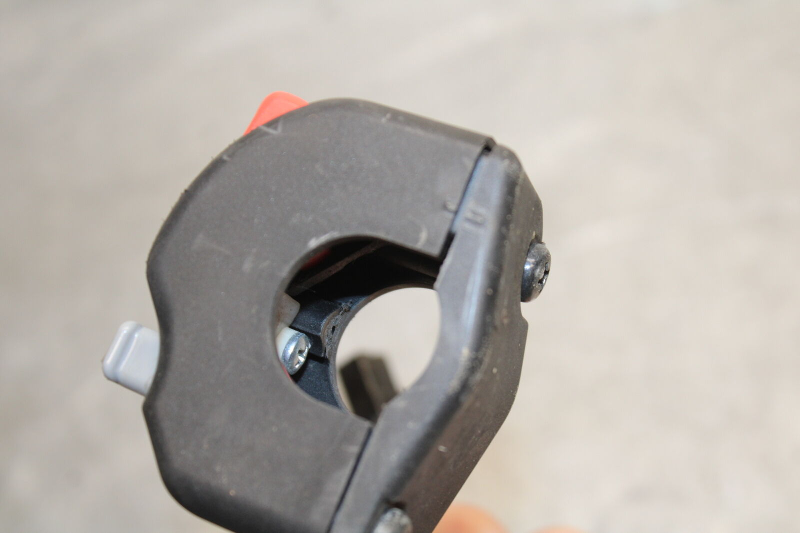 13-18 KAWASAKI NINJA ZX6R RIGHT CLIP ON HANDLE KILL OFF START SWITCH BB666