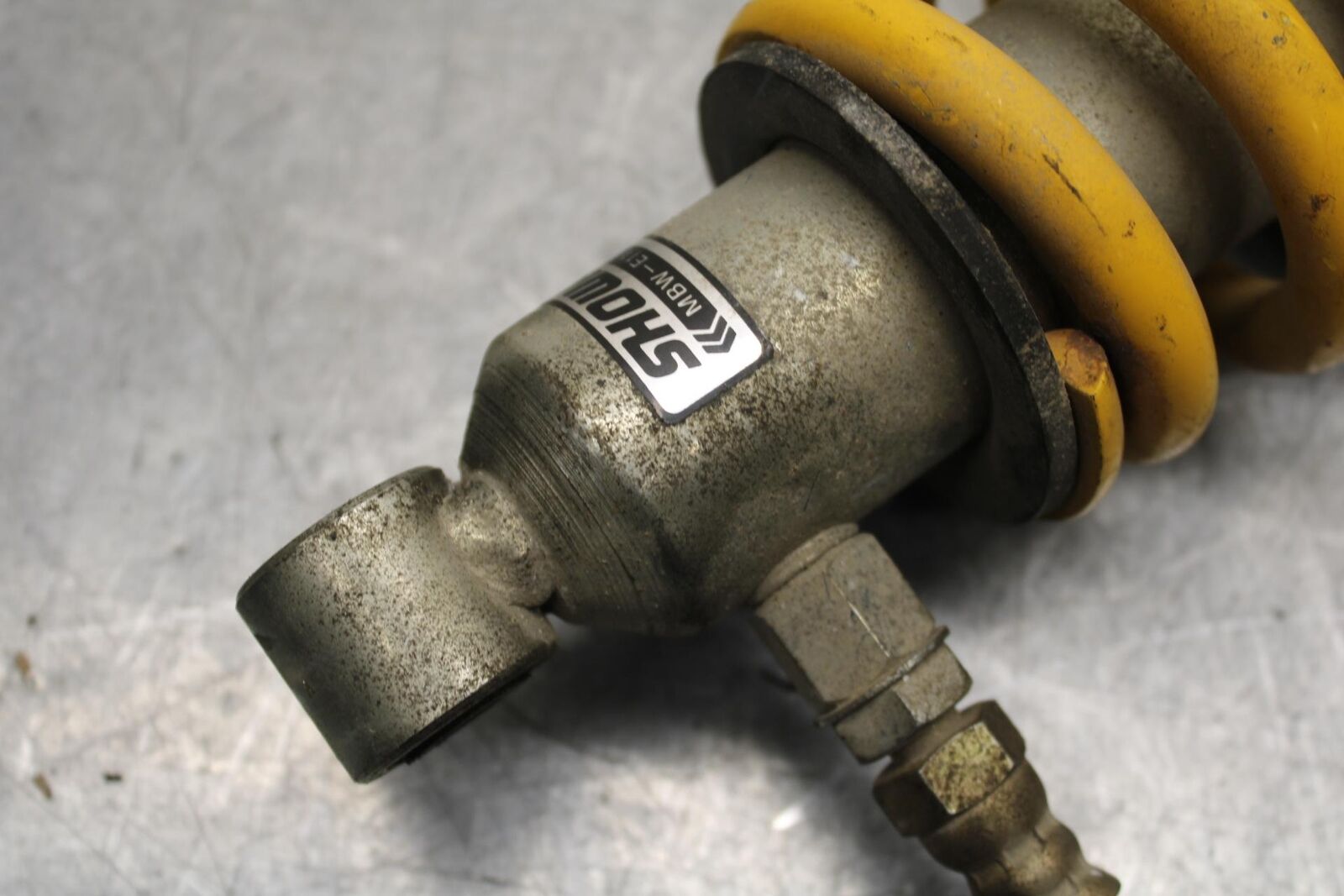 2006 Honda CBR600F4i REAR BACK SHOCK ABSORBER SUSPENSION 52400-MBW-E11 BB567
