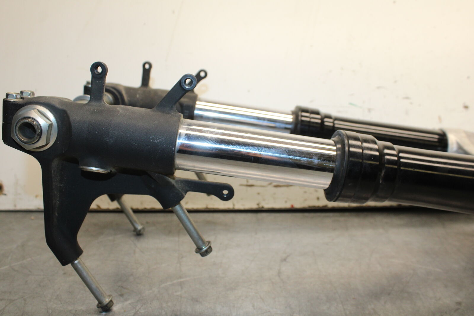 08-10 SUZUKI GSXR 600 COMPLETE FRONT END FORKS SUSPENSION TRIPLE TREE BB00