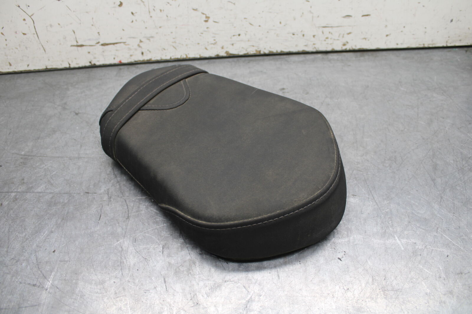 17-24 YAMAHA BOLT XVS950 REAR BACK PASSENGER SEAT BB729