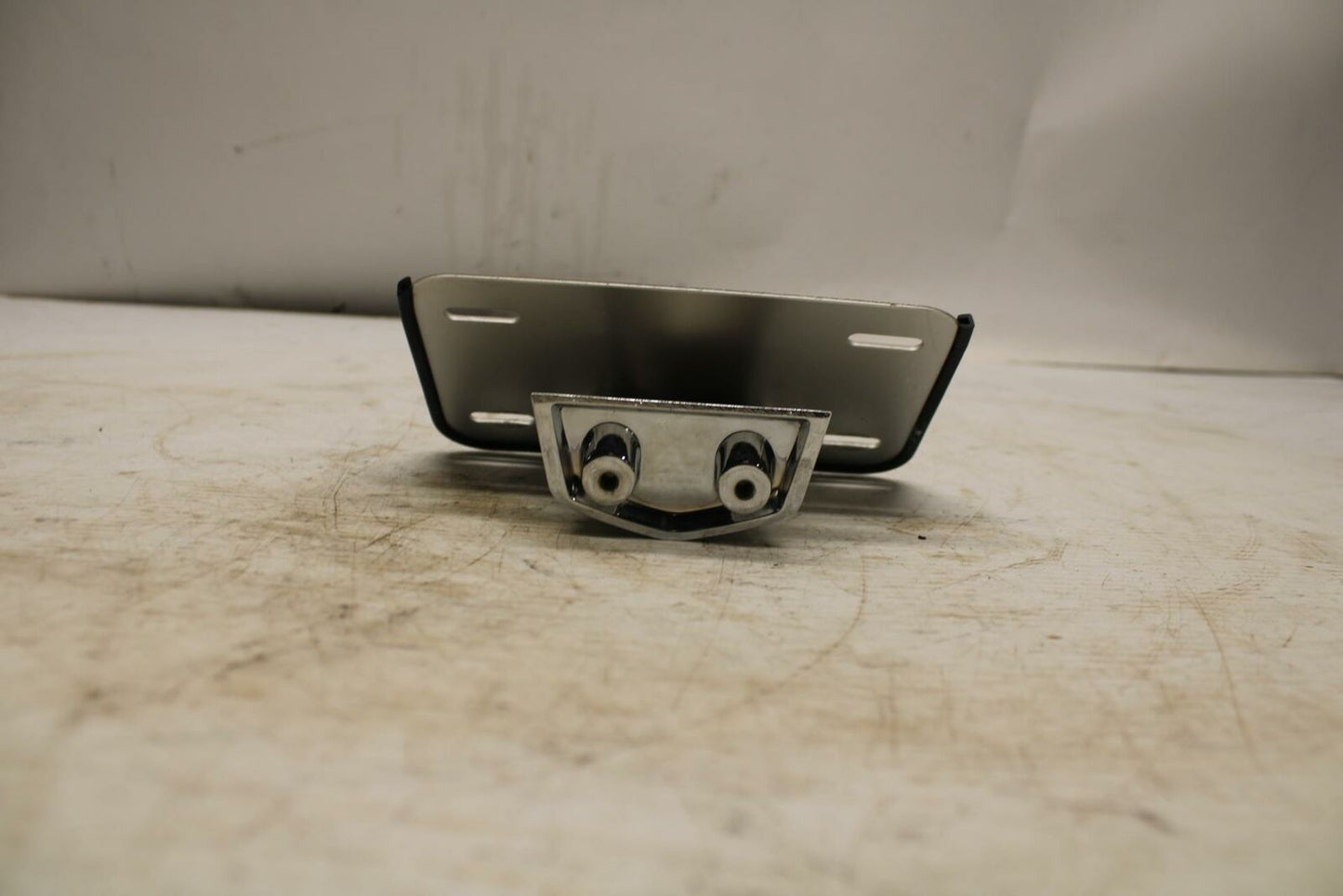 05-09 SUZUKI BOULEVARD C90 LICENSE PLATE HOLDER BB357