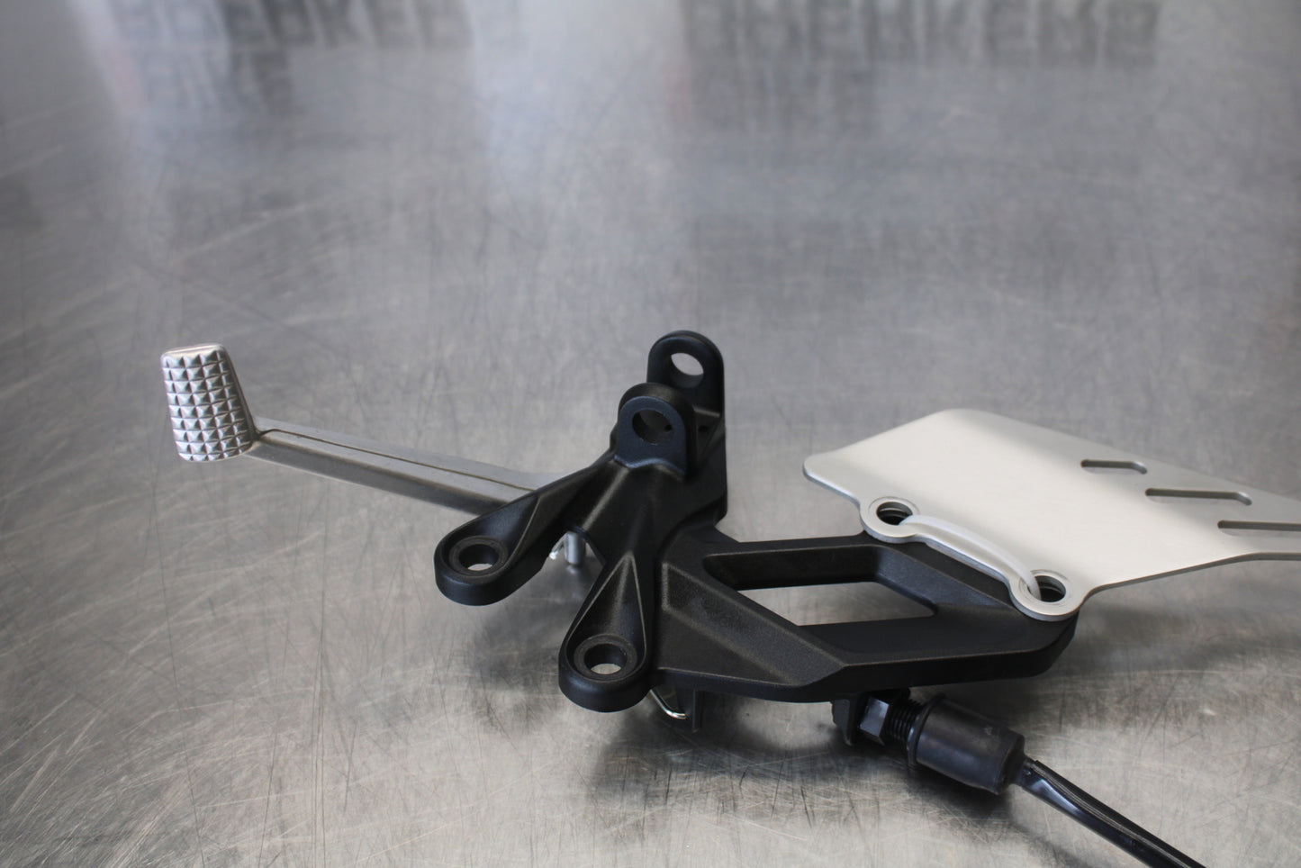 23-24 KAWASAKI NINJA ZX14R RIGHT REARSET REAR SET DRIVER FOOT PEG STOP BB169