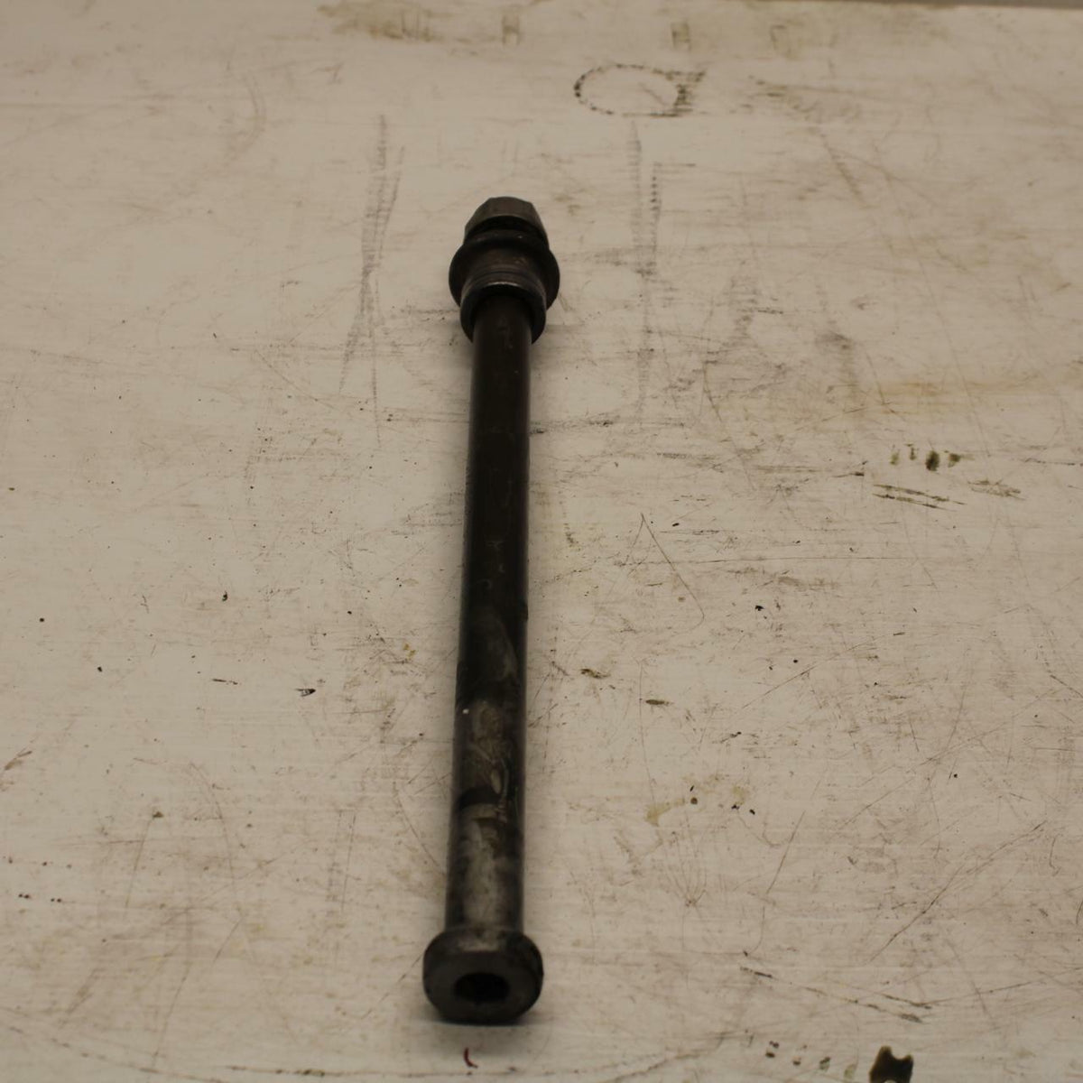 05-07 HONDA VTX1800F2 REAR AXLE BACK WHEEL RIM PIVOT BOLT AXEL BB351