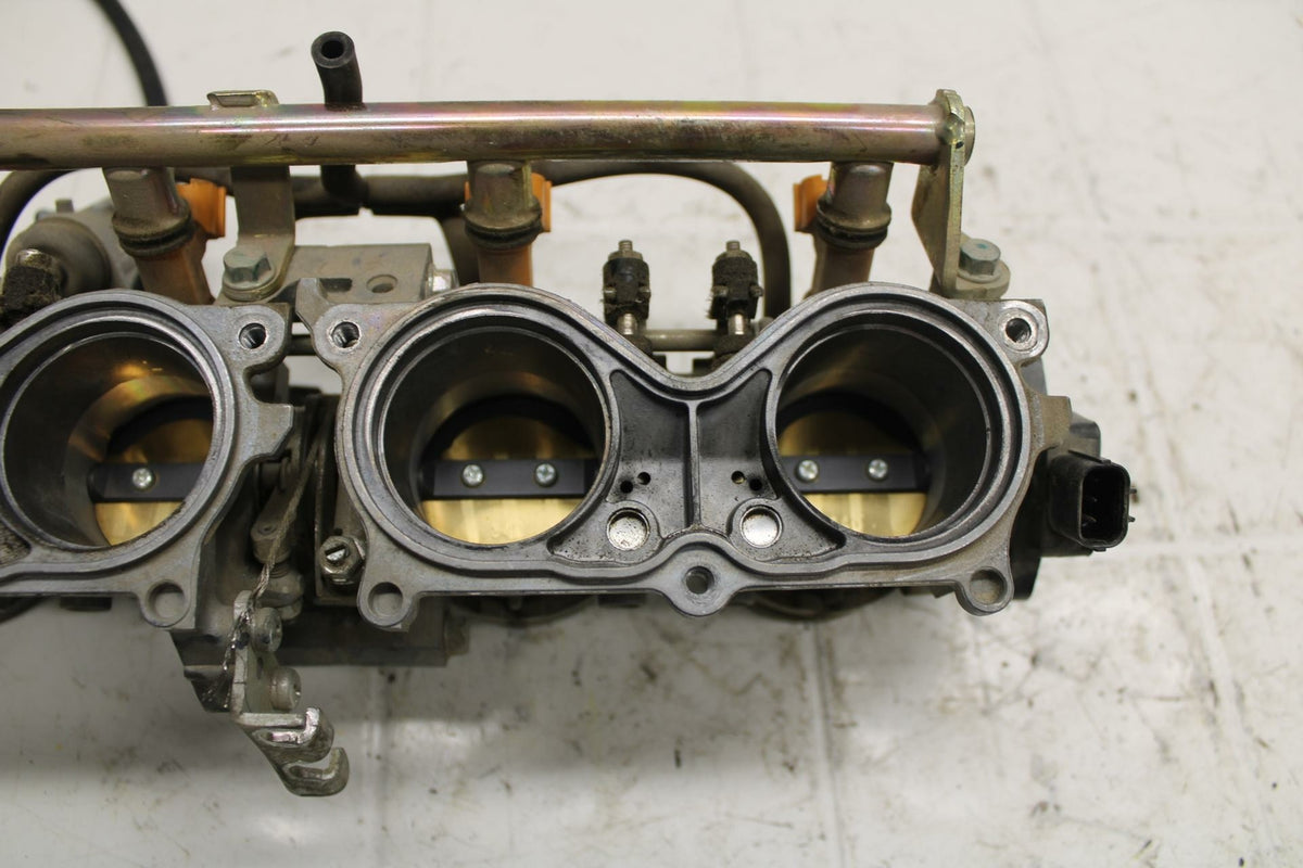 05-06 HONDA CBR600RR MAIN FUEL INJECTORS / THROTTLE BODIES BB399