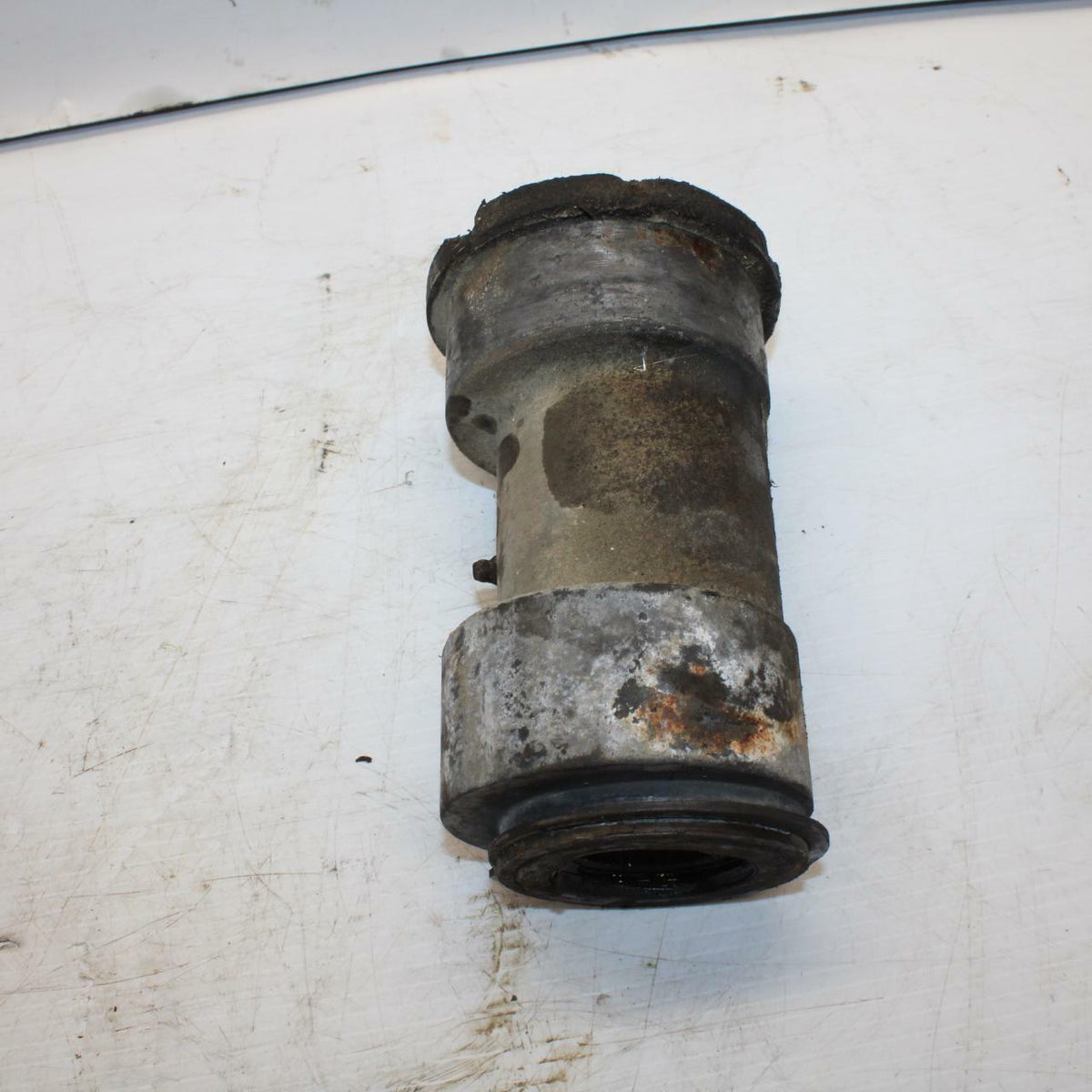 2005 Polaris Predator 500 REAR BACK AXLE CARRIER BB269