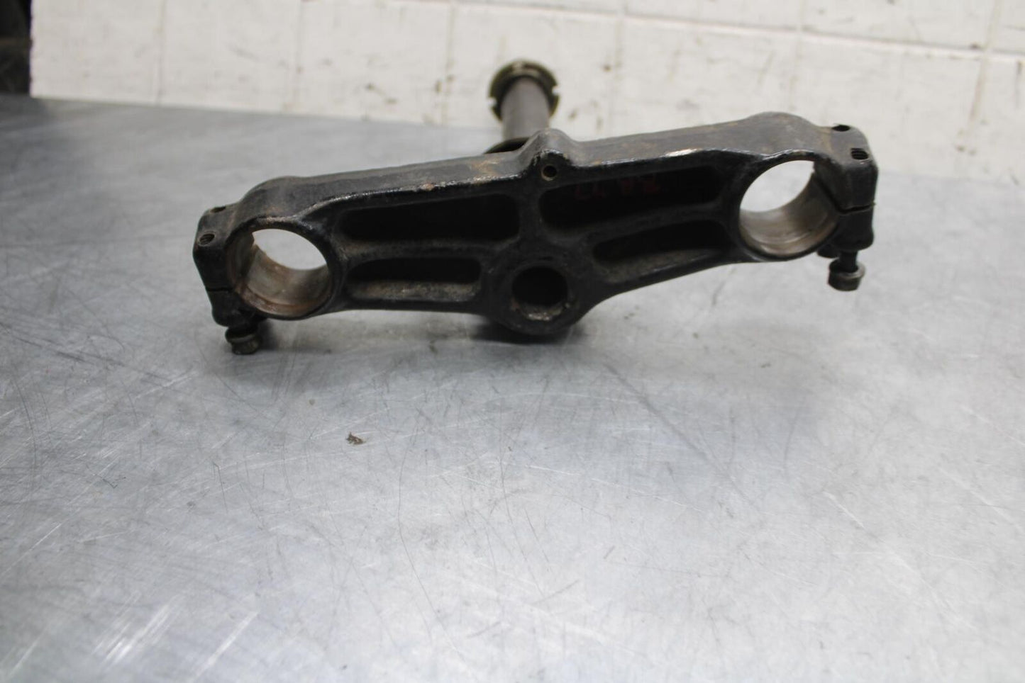 1981 Suzuki GS850G FRONT FORKS CLAMP LOWER TRIPLE TREE STEM BB37