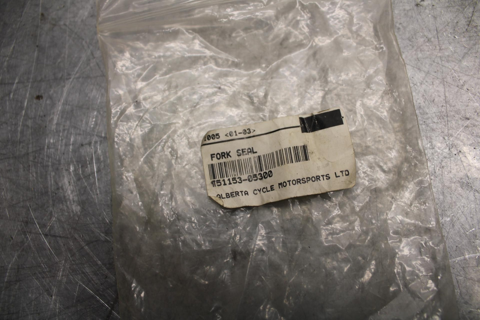 1983 Suzuki GN125FRONT FORK OIL SEAL PAIR 51153-05300 BB42