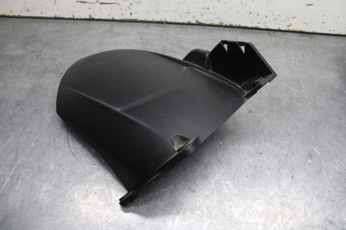 07-08 YAMAHA YZF R1 REAR BACK WHEEL TIRE HUGGER FENDER BB724