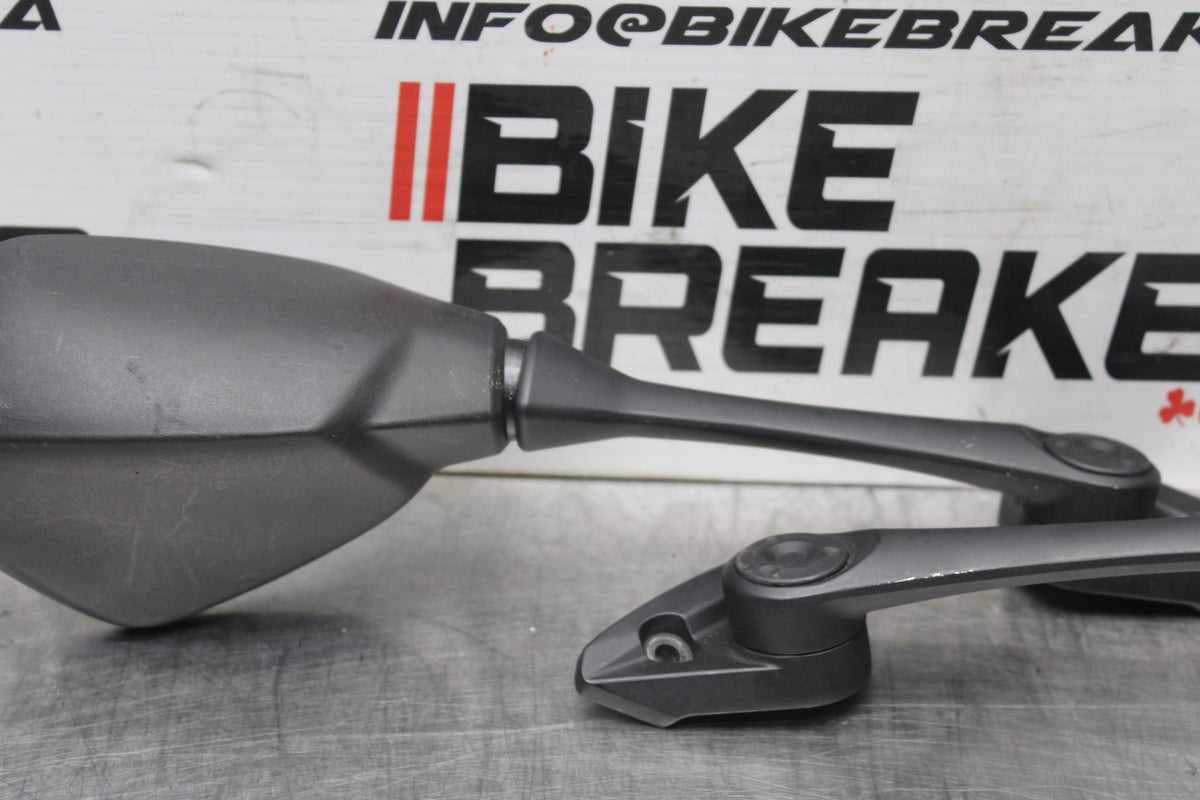 18 SUZUKI GSXR1000 REAR VIEW MIRROR SET PAIR MIRRORS BB642