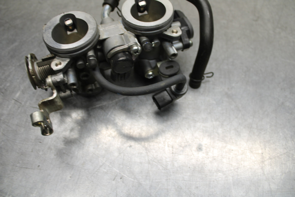 24 KAWASAKI NINJA 500 ABS MAIN FUEL INJECTORS / THROTTLE BODIES BB744