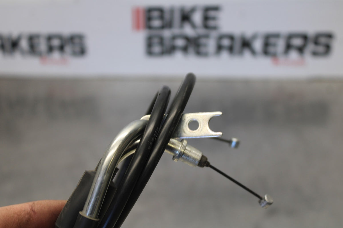 18 SUZUKI GSXR750 THROTTLE CABLES LINES BB891