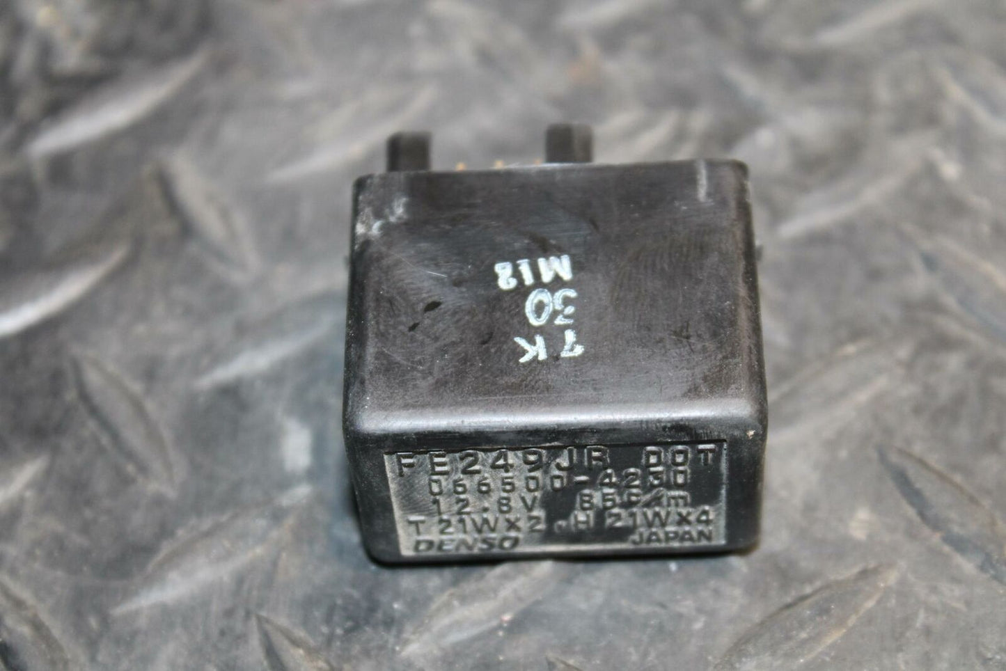 08-09 SUZUKI GSXR600 TURN SIGNAL BLINKER RELAY FLASHER SWITCH BB204