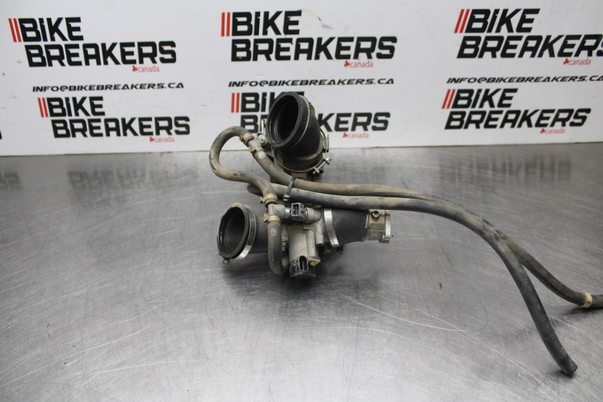 02 DUCATI MONSTER 620 MAIN FUEL INJECTORS / THROTTLE BODIES