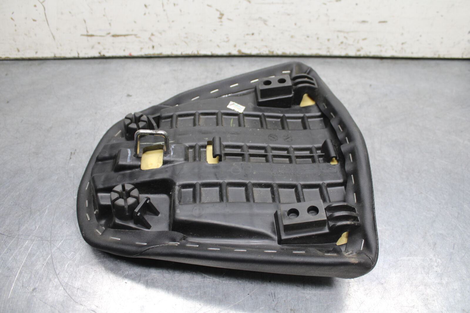 15-16 HONDA CB300F REAR BACK PASSENGER TANDEM SEAT PAD SADDLE PILLION BB740