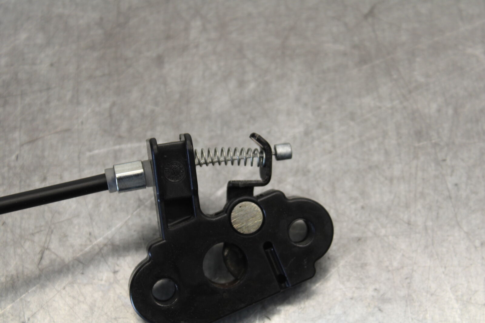 18-23 KAWASAKI NINJA 400 REAR PASSENGER SEAT LATCH LOCK ASSEMBLY BB679