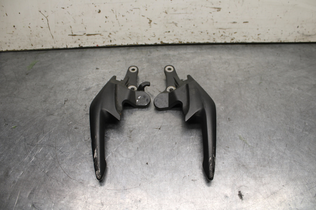 15-16 HONDA CB300F PASSENGER REAR SEAT GRAB BAR HANDLE SET BB740