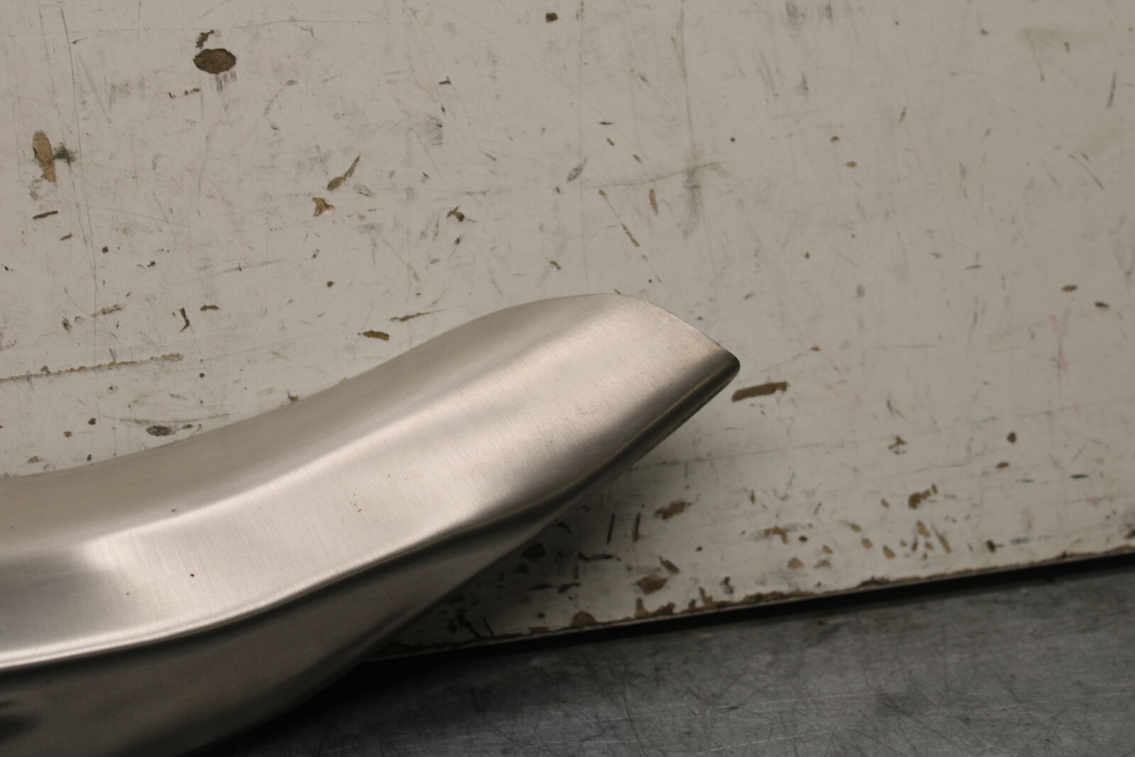 19-22 KAWASAKI Z400 REAR BACK MUFFLER EXHAUST PIPE COVER HEAT SHIELD GUARD BB738