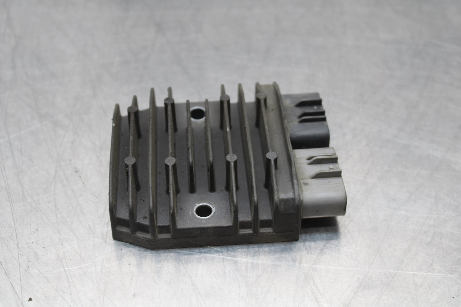 04-05 KAWASAKI NINJA ZX10R RECTIFIER VOLTAGE REGULATOR BB163