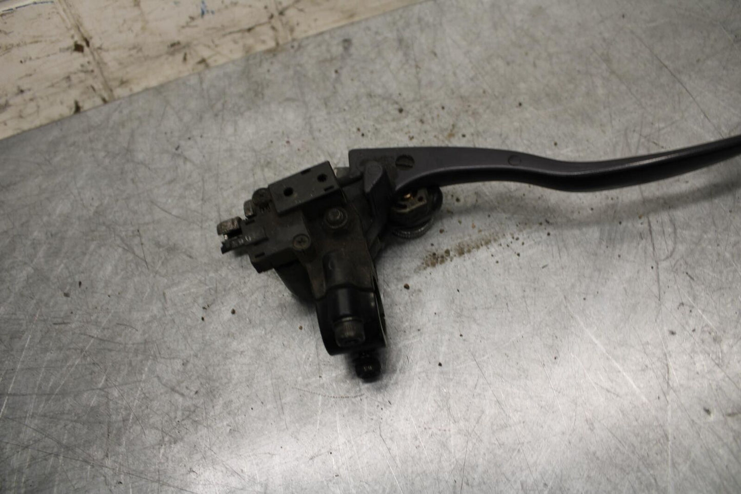 2001 Kawasaki Ninja ZX6 ZX600E CLUTCH PERCH MOUNT WITH LEVER  BB547