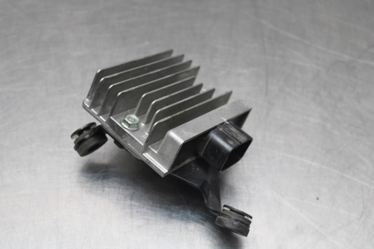 18-26 KAWASAKI Z400 RECTIFIER VOLTAGE REGULATOR BB852