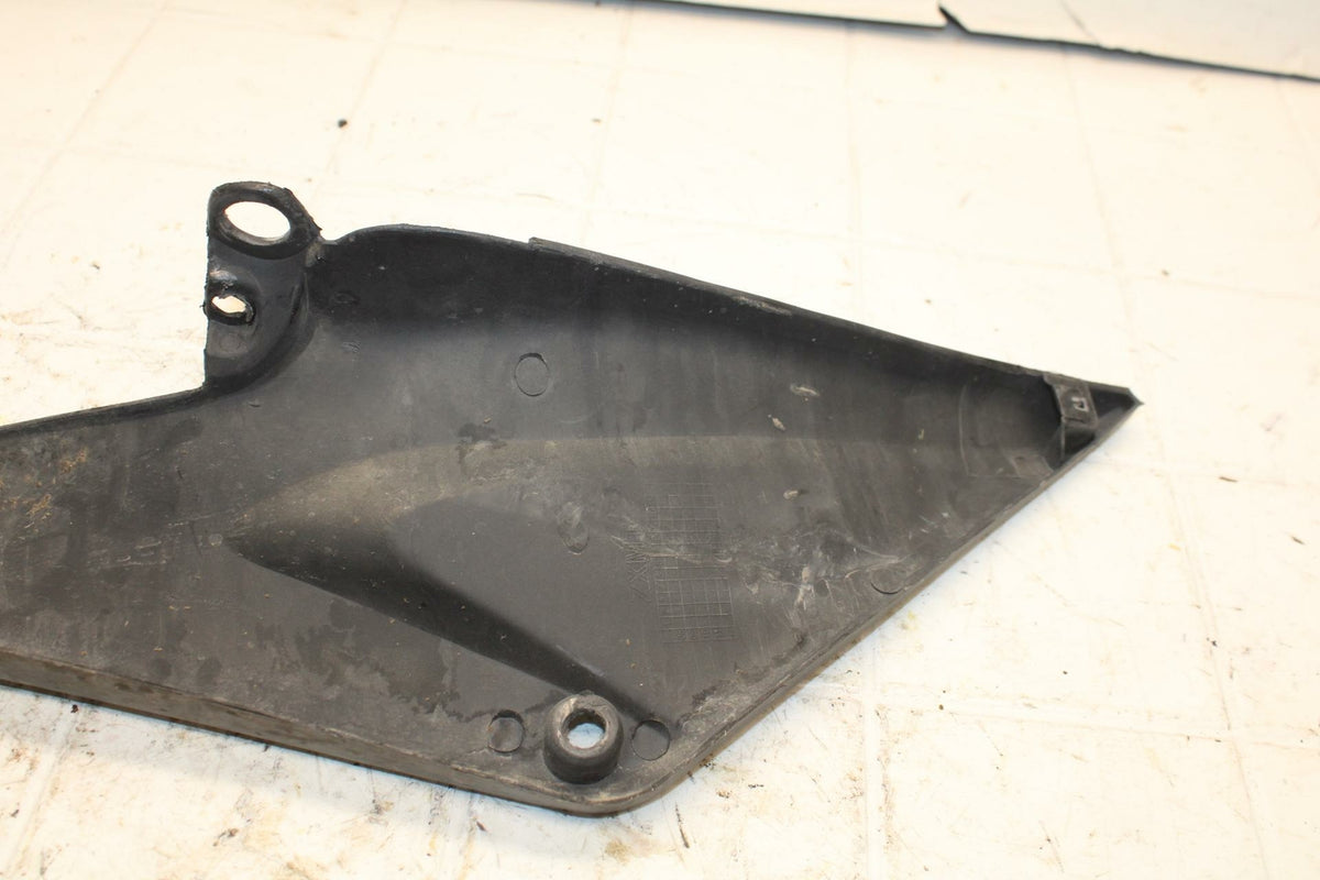 05-06 HONDA CBR600RR RIGHT FRONT SIDE SEAT SADDLE PANEL TRIM COWL FAIRING BB399