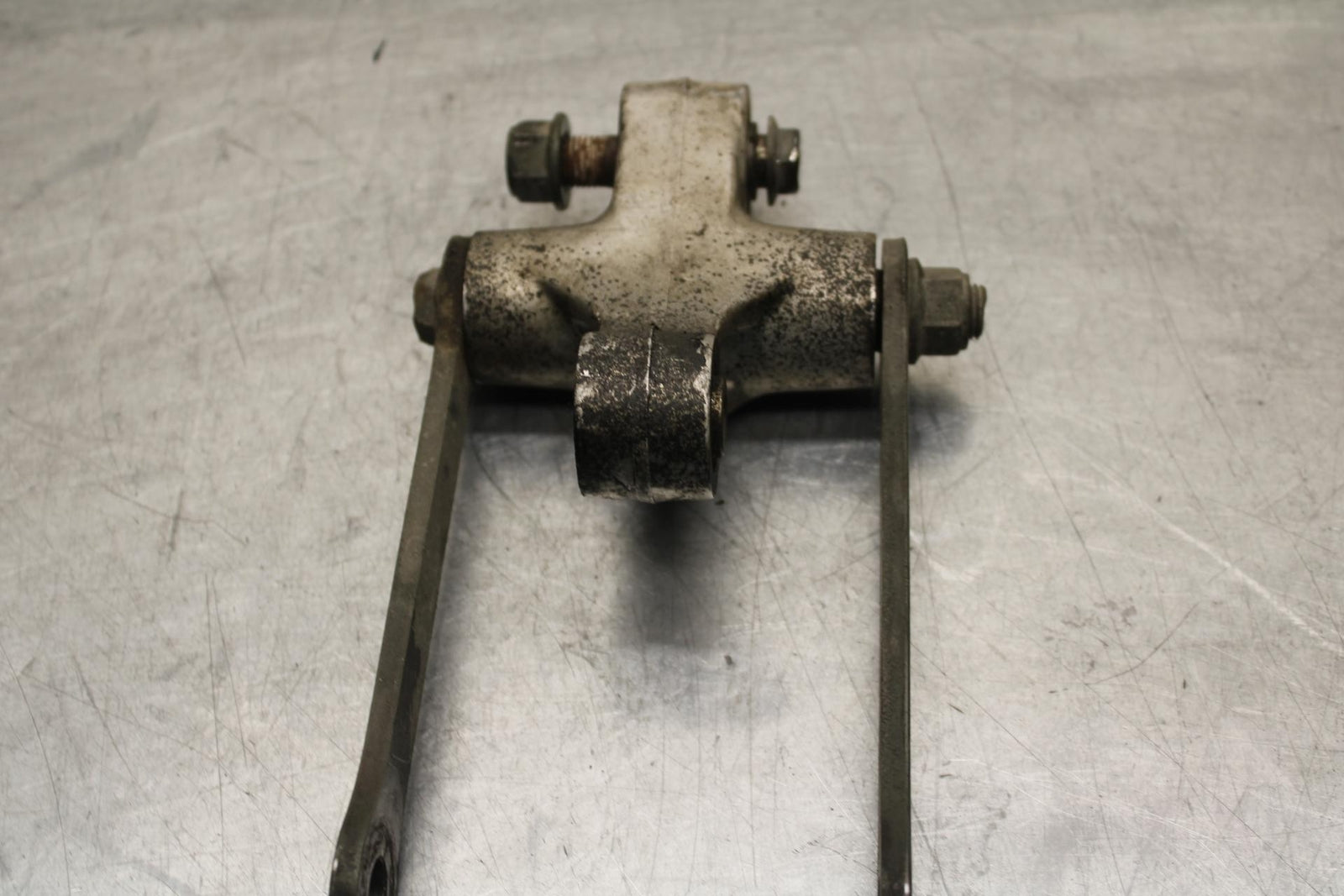 2004 Suzuki Intruder 1500 VL1500 REAR BACK SHOCK LINKAGE BB573