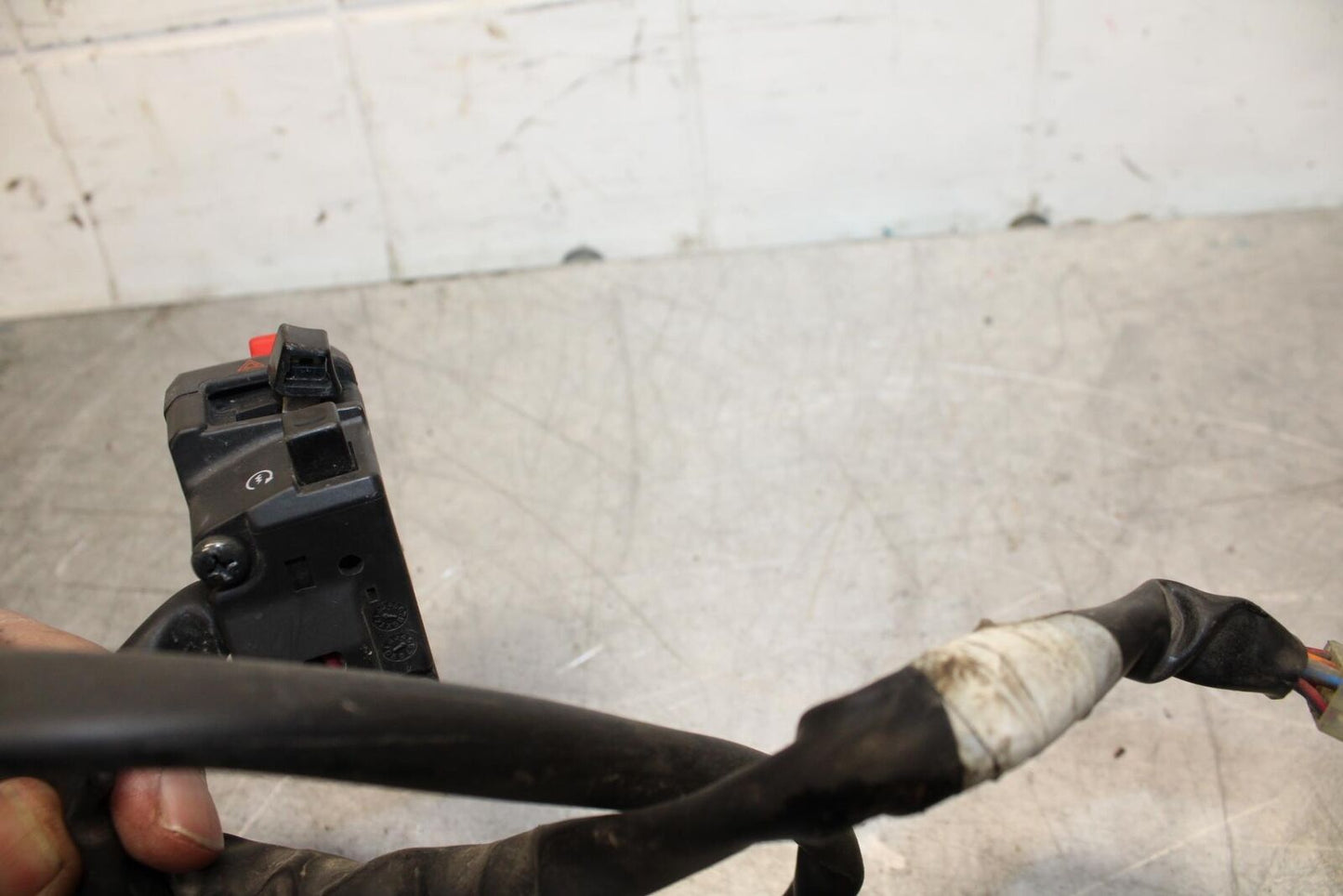 07-08 KAWASAKI CONCOURS 1400 ABS RIGHT CLIP ON HANDLE KILL OFF START SWITCH BB44