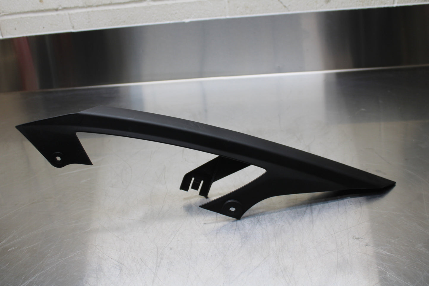 23-24 KAWASAKI NINJA ZX14R REAR BACK DRIVE CHAIN GUARD COVER SHIELD BB141