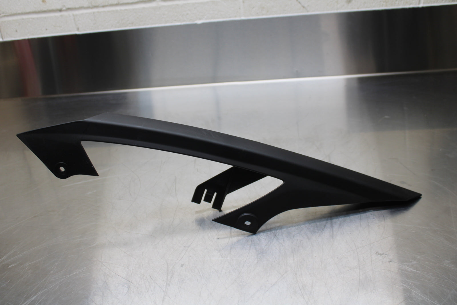 23-24 KAWASAKI NINJA ZX14R REAR BACK DRIVE CHAIN GUARD COVER SHIELD BB141