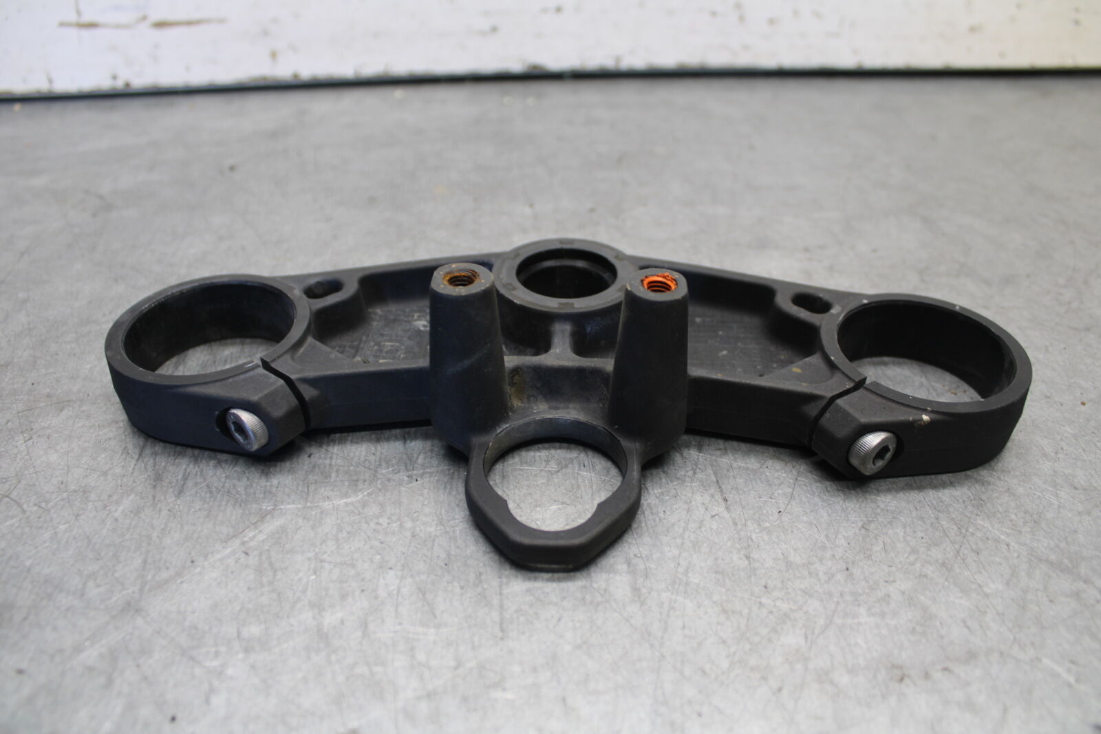 05-06 SUZUKI GSXR1000 FORKS UPPER TRIPLE TREE CLAMP 51311-41G00 BB663