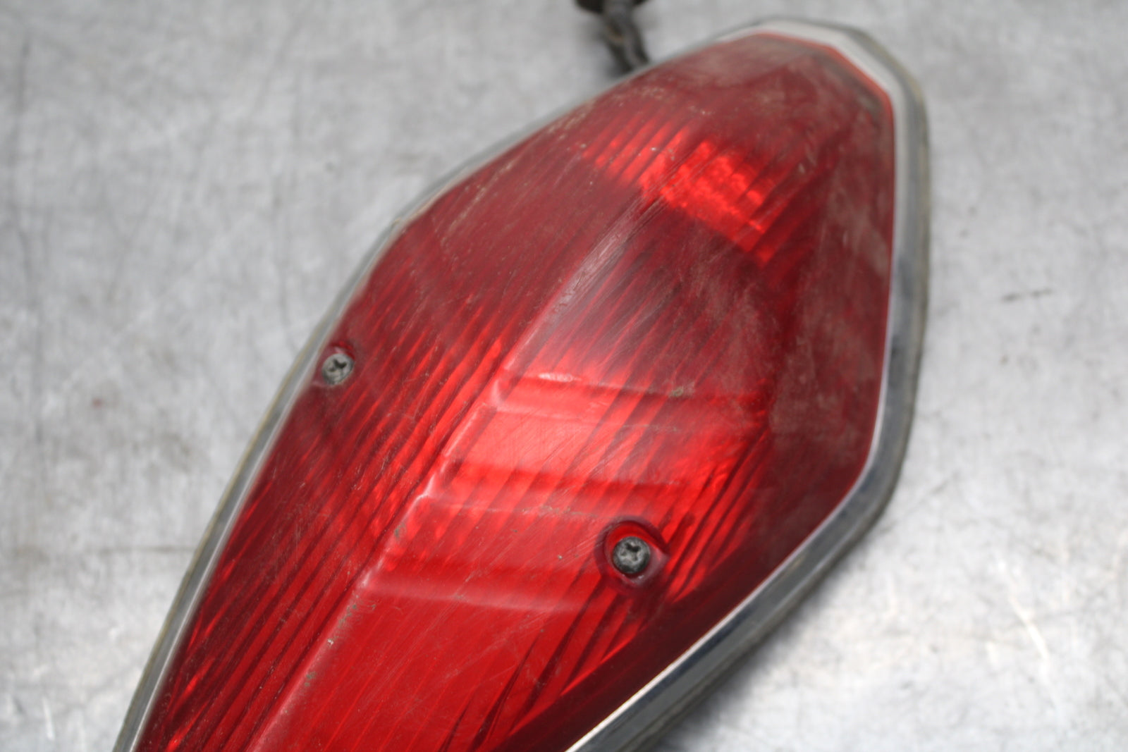 02-04 HONDA VTX1800S TAILLIGHT REAR TAIL BRAKE LIGHT BB712