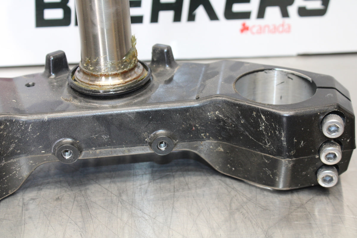 07 KAWASAKI Z1000 FRONT FORKS CLAMP LOWER TRIPLE TREE STEM BB148
