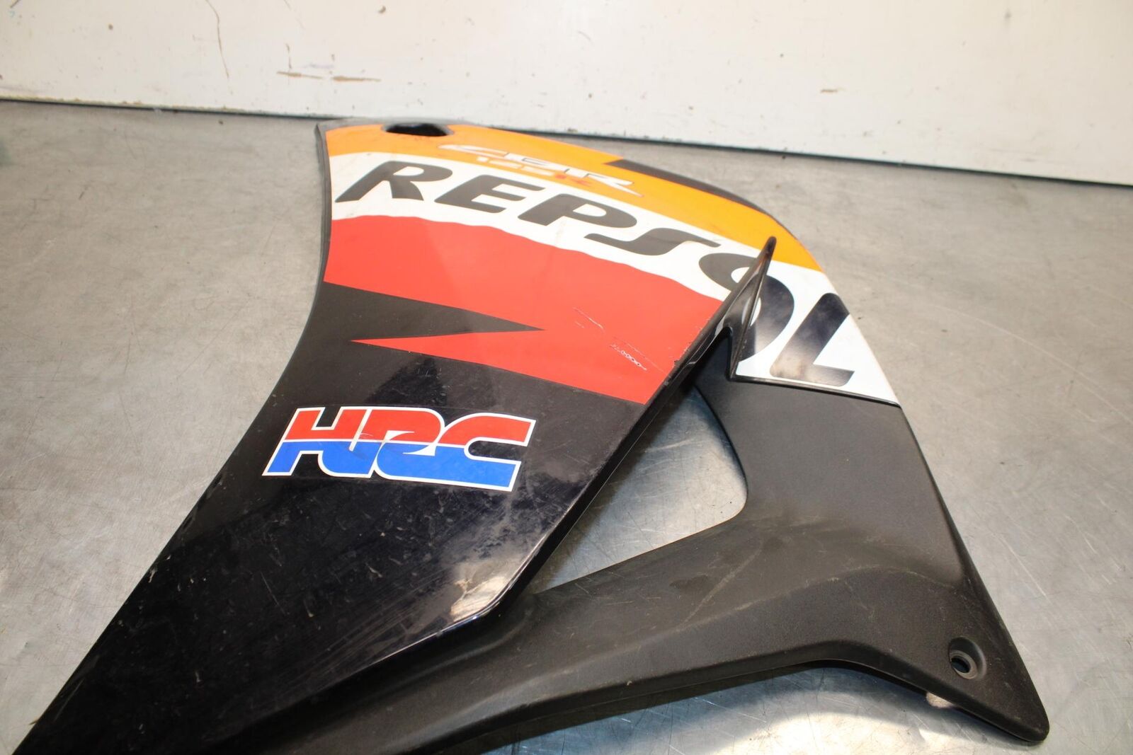 11-19 HONDA CBR125R LEFT MID UPPER SIDE FAIRING COWL PLASTIC BB102