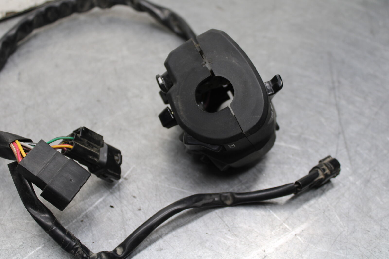 16 KAWASAKI NINJA ZX10R LEFT CLIP ON HANDLE HORN SIGNALS SWITCH SWITCHES  BB650