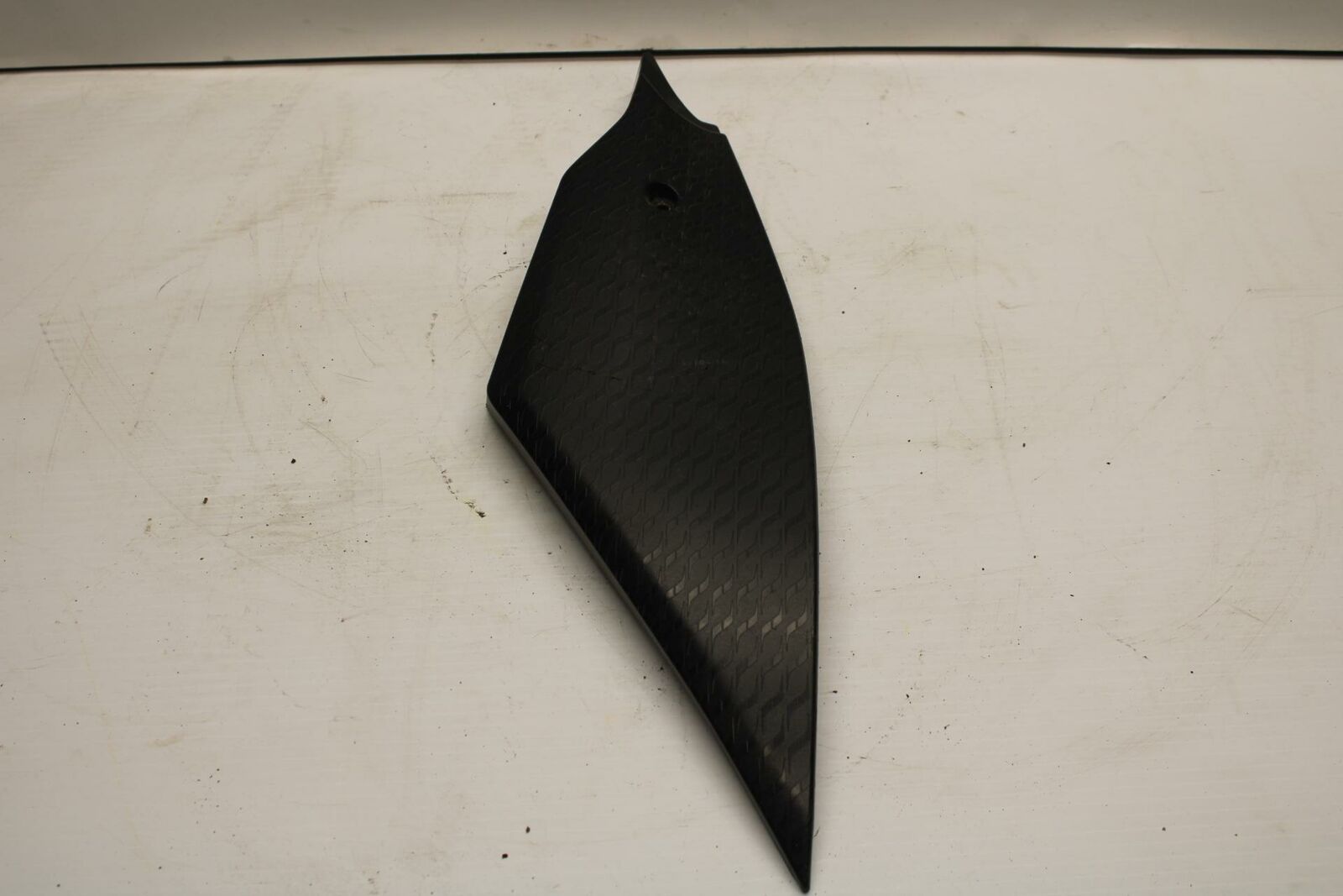 17-20 YAMAHA YZF R6 RIGHT GAS TANK FUEL CELL PANEL COVER TRIM COWL  BB257
