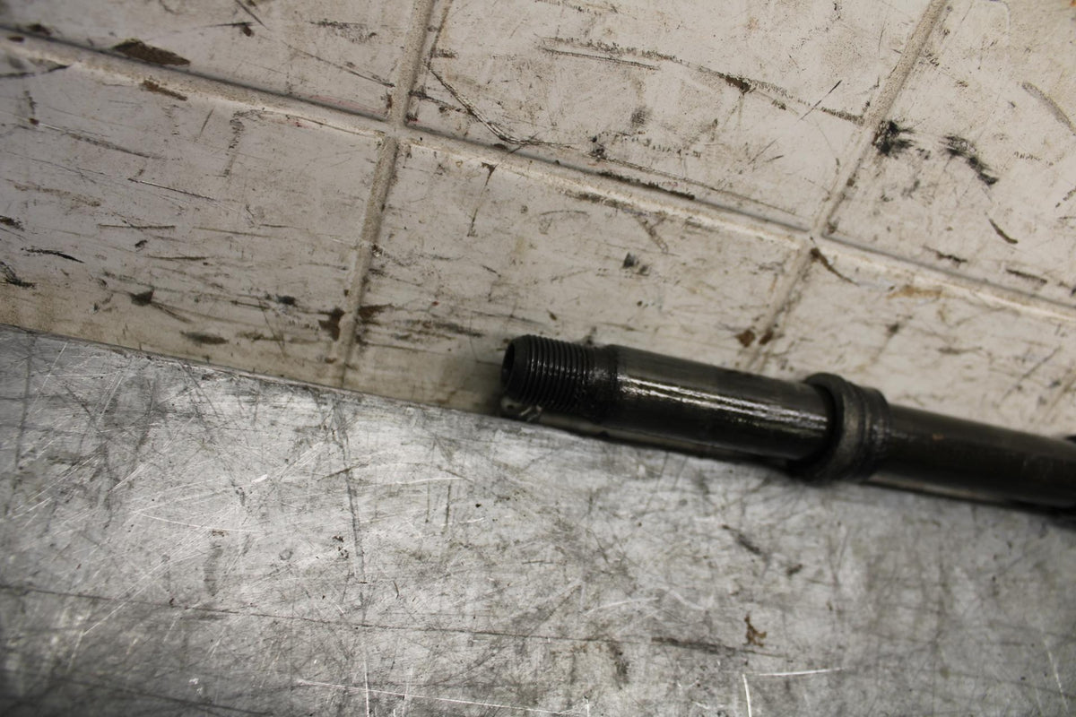 2002 Yamaha YZF R6 FRONT WHEEL RIM AXLE PIVOT BOLT 4XV-25181-00-00 BB545