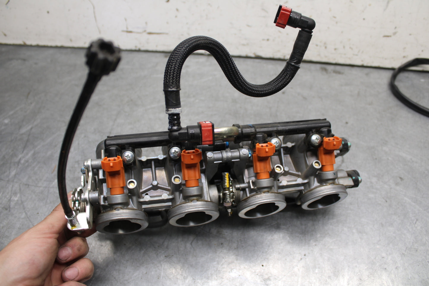 13-18 KAWASAKI NINJA ZX6R MAIN FUEL INJECTORS / THROTTLE BODIES BB682