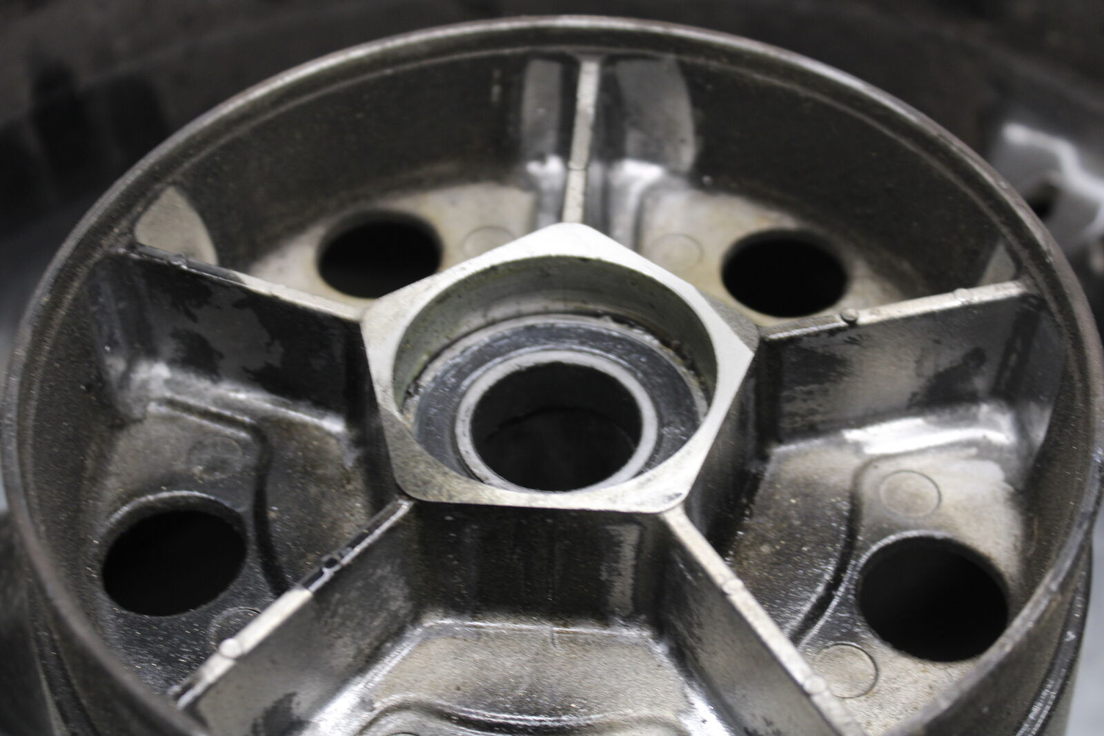 06-07 SUZUKI GSXR 600 REAR WHEEL BACK RIM BB737
