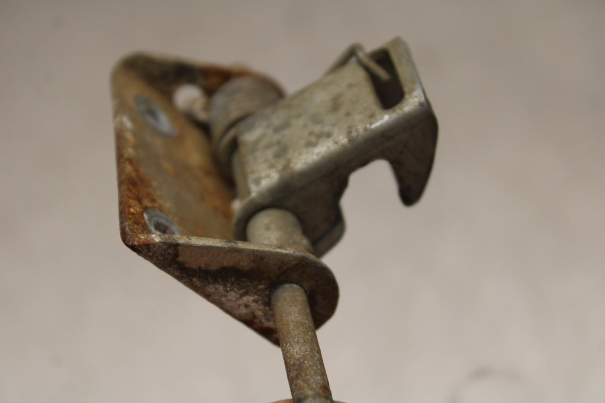 82 HONDA CT70 TRAIL SEAT LATCH  BB138