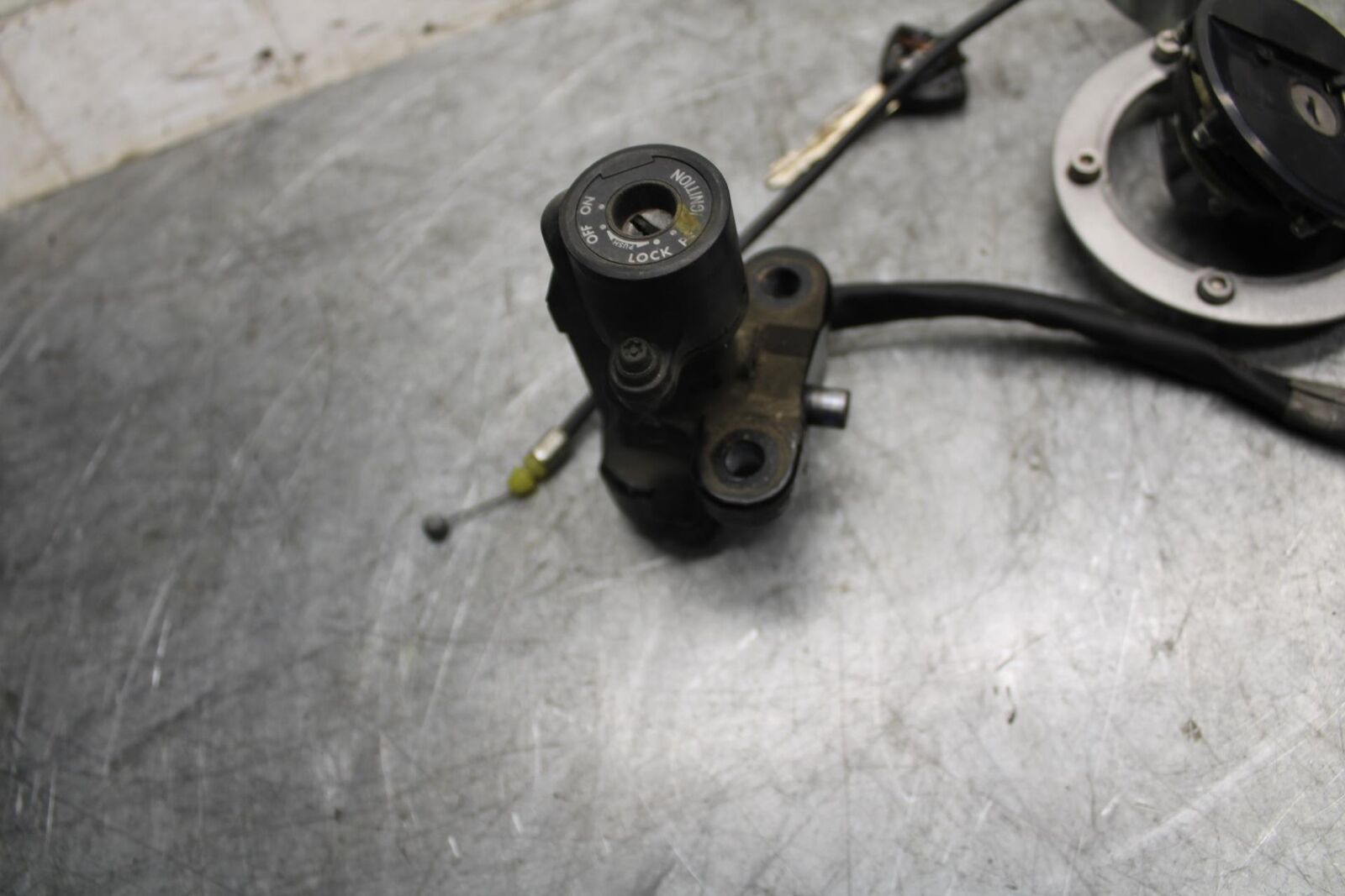 2007 Suzuki GSXR600 IGNITION LOCK KEY SET W/ GAS CAP  37101-40820 BB540
