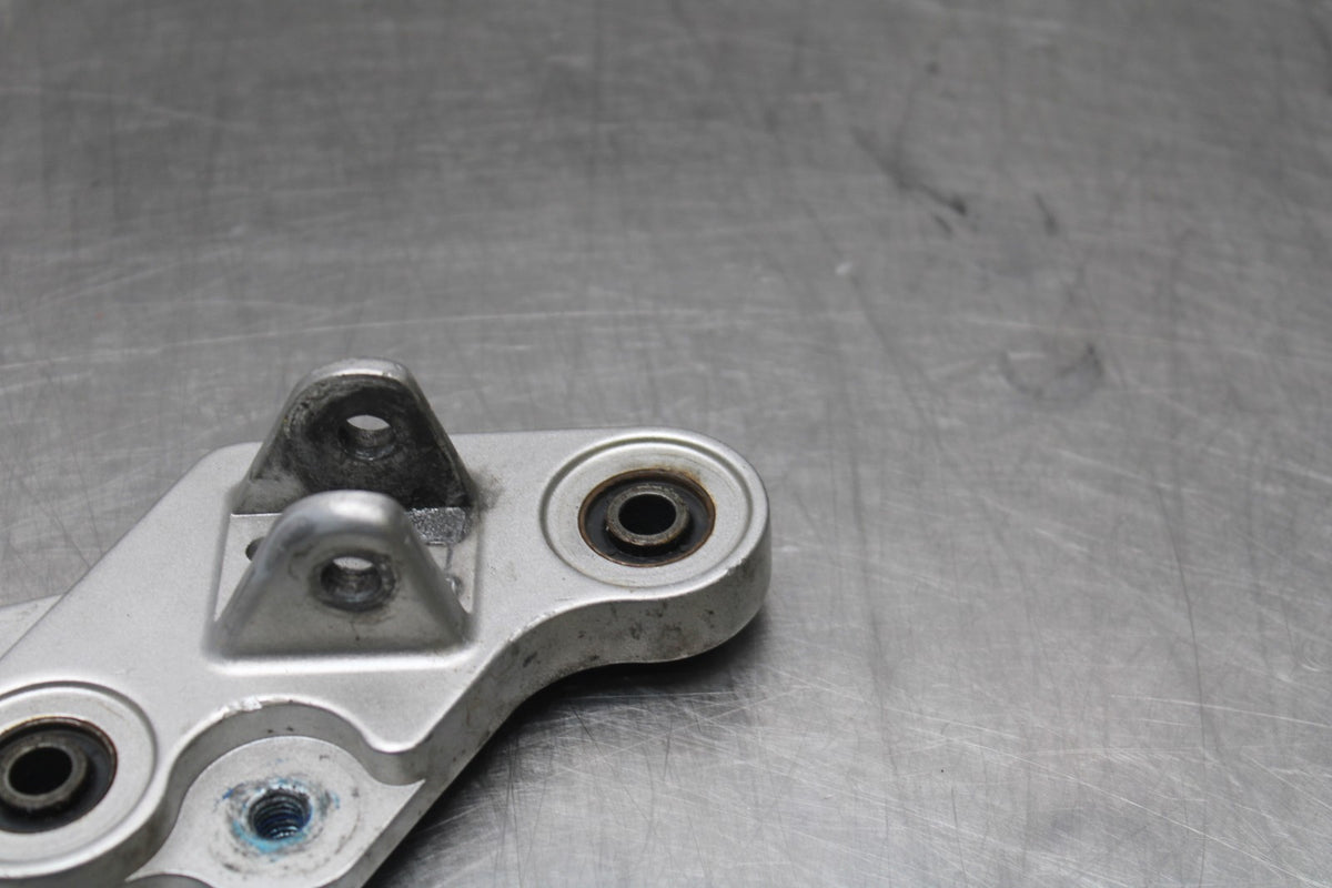 14-17 YAMAHA FZ07 LEFT REARSET REAR SET DRIVER FOOT PEG BRACKET MOUNT BB843