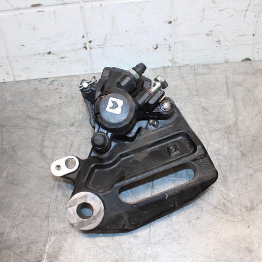 21 HUSQVARNA VITPILEN 401 REAR BACK BRAKE CALIPER W MOUNT BRACKET BB467