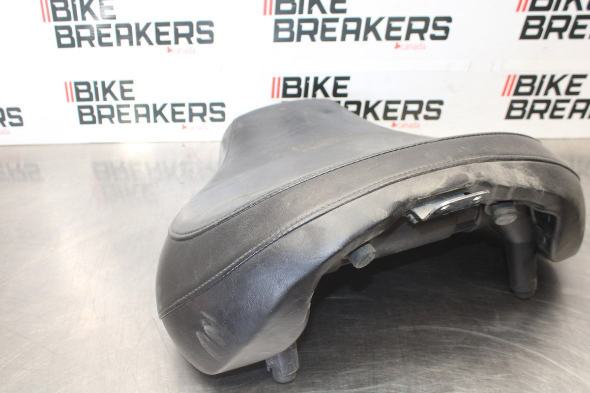 05-09 SUZUKI BOULEVARD C90 FRONT DRIVERS SEAT BB918