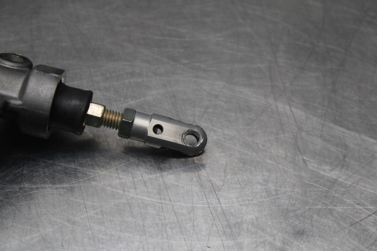 03-05 YAMAHA YZF R6  REAR BACK BRAKE MASTER CYLINDER W RESERVOIR BB793